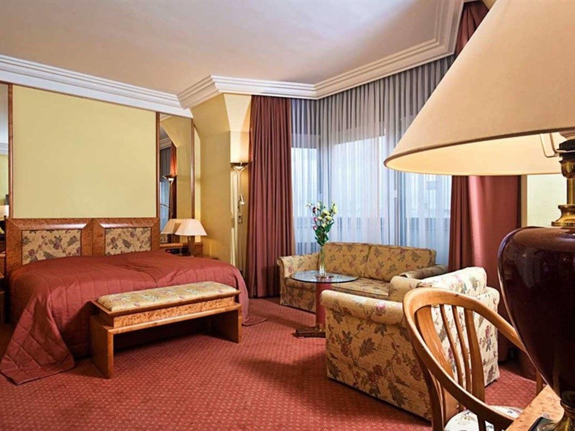 ホテル モンディアル アム クアフュルステンダム ベルリン エクステリア 写真